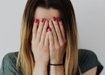 interrogazioni ad occhi chiusi insegnante processo