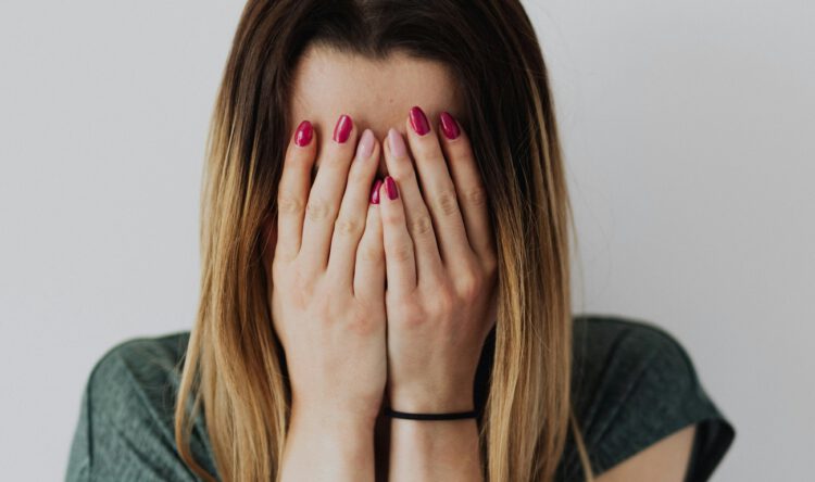 interrogazioni ad occhi chiusi insegnante processo