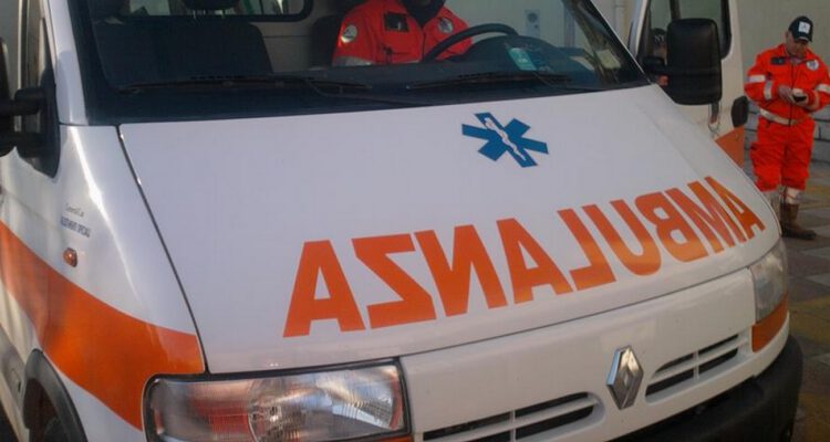Tragedia in gita: professore muore improvvisamente a bordo dell'autobus