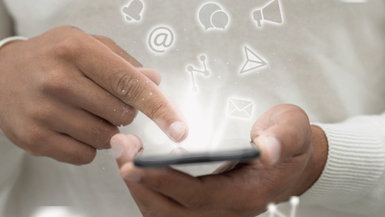 La PA assume 16.000 social media manager