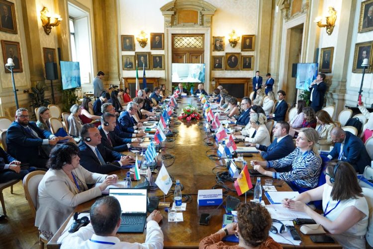 Scuola, al MIM la conferenza informale “A year after the G7 Ministerial Meeting on education” A margine, Valditara incontra i ministri di Ungheria e Slovacchia