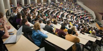 Studenti con borse di studio in Italia bloccati a Gaza. Il ministero a Corriereuniv: “Mancano i dati biometrici, situazione difficile”