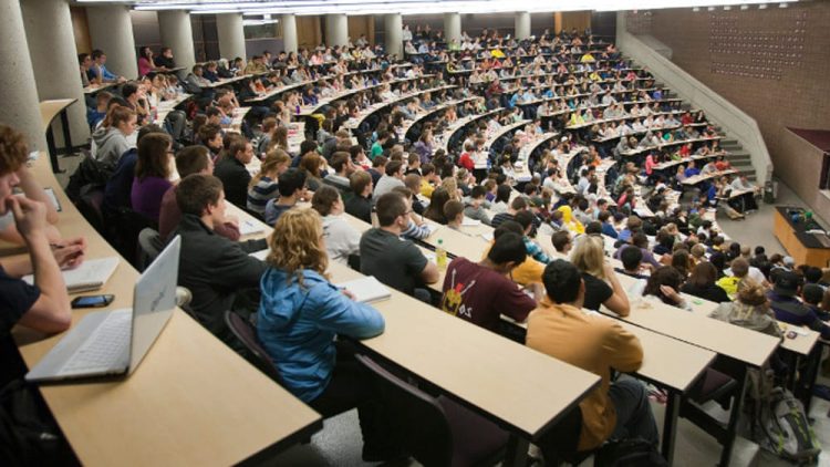 Studenti con borse di studio in Italia bloccati a Gaza. Il ministero a Corriereuniv: “Mancano i dati biometrici, situazione difficile”