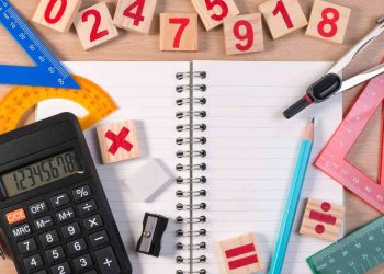 Lezione di matematica all’università – studenti che studiano matematica
