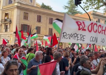 Roma, corteo per Gaza: 50mila in piazza per sostenere la Global Sumud Flotilla