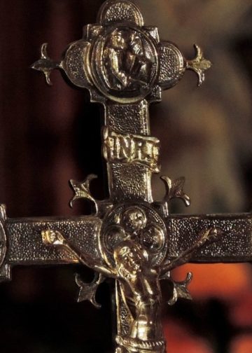 crocifisso rovesciato satanico