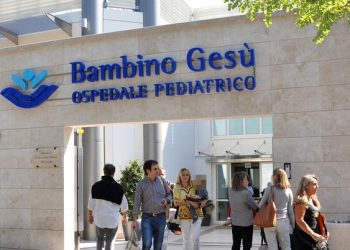 Genova, bimbo cade da finestra a scuola: Valditara chiede chiarezza immediata