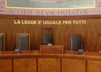 Insegnante rimprovera Ds davanti agli studenti e finisce in tribunale