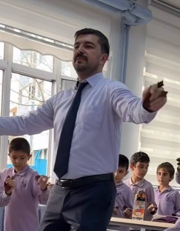 maestro turchia alunni