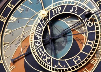 orologio indietro nel tempo