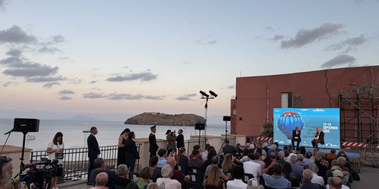 Ventotene, inaugurata la 1ª Conferenza Europea per la Libertà e la Democrazia