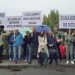 Sit-in di un gruppo di genitori davanti a scuola per denunciare “clima di violenza in classe”