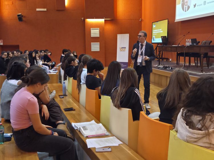 Giovani e lavoro: continua il tour italiano dell’Orientamento, oggi al liceo Flacco di Potenza. Ogni anno mancano fino a 18mila profili Stem