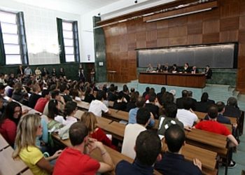Medicina, primo appello del semestre filtro, gli studenti: “Non è cambiato nulla dal numero chiuso, anzi è peggiorato”.