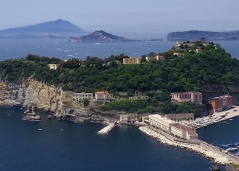 Campi Flegrei in primo piano l’isola di Nisida enzoabramo_Pixabay