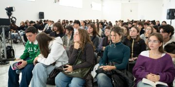 giovani in aula