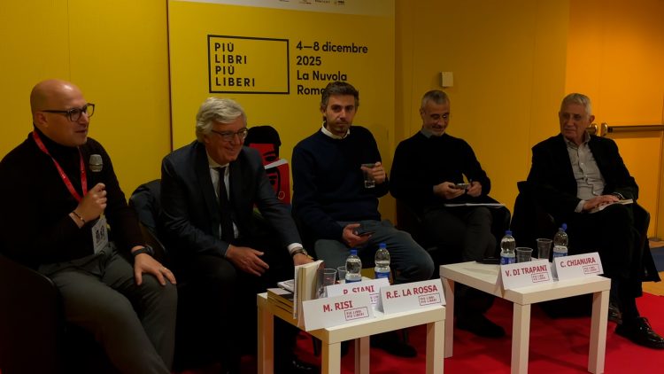 Più Libri Più Liberi, presentato “Con la schiena dritta”: 40 anni dalla memoria di Giancarlo Siani