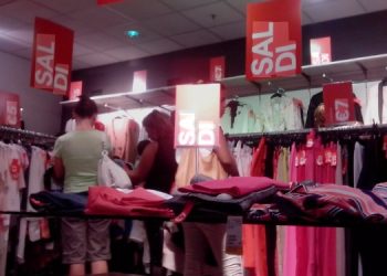 Saldi invernali: partenza ufficiale il 2-3 gennaio, ma molti hanno già comprato