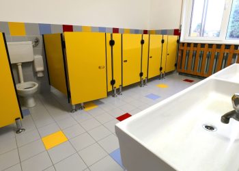 Studentesse spiate e filmate nei bagni dell’università: l’allarme alla Ca’ Foscari