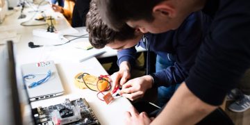 Alternanza scuola-lavoro, coperto anche l’infortunio dall’abitazione all’azienda