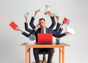 Lavoro, disoccupazione al 5,6% a dicembre: il dato più basso dal 2004, ma crescono gli inattivi