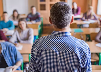 Sbloccata la Carta docente 2026, importi in arrivo entro febbraio: quanto vale e cosa comprare