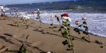 Strage di Cutro, preside annulla commemorazione a scuola, poi ritratta: “Un equivoco”
