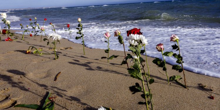 Strage di Cutro, preside annulla commemorazione a scuola, poi ritratta: “Un equivoco”
