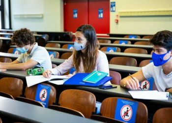 Università e ricerca, cosa insegnano i dati sulle prime due ondate di COVID-19 in Italia