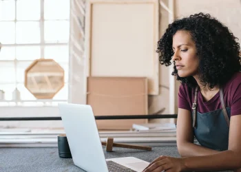Amazon Women in Innovation 2026: borsa di studio per studentesse STEM al Politecnico di Torino