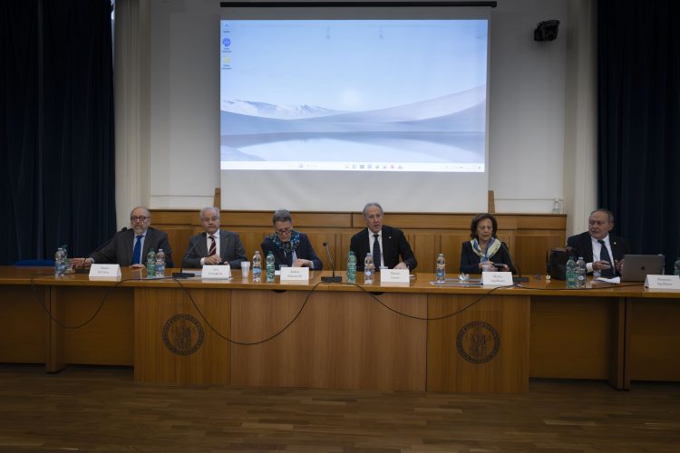 Lorito: «Napoli può tornare faro del Mediterraneo». Alla Federico II il convegno “Neapolis Urbs Vergiliana”