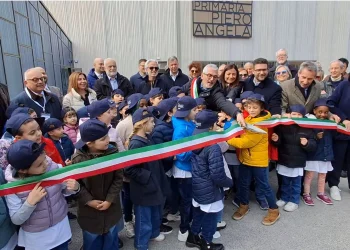 Dedicata una scuola a Piero Angela a Mantova