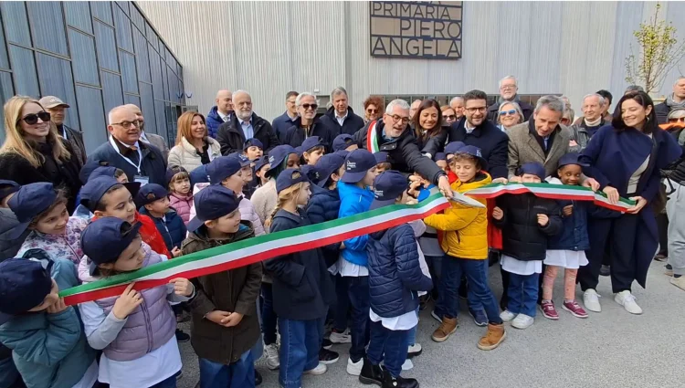 Dedicata una scuola a Piero Angela a Mantova