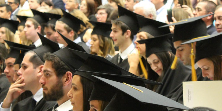 Laurea, uno studente su due ha mentito almeno una volta sui suoi risultati