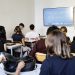 Studente transgender ‘umiliato a scuola da una prof’