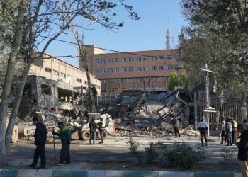 Iran, attacco aereo distrugge l’Università Sharif di Teheran