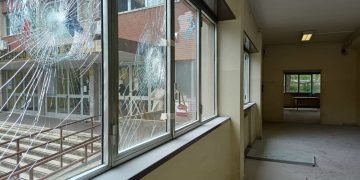 Vandali nelle scuole di Roma: danni per mezzo milione l’anno tra blitz, incendi e raid notturni