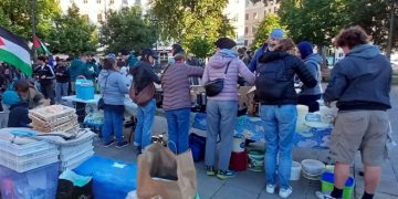 Scalzi e bendati per “provare” la rotta dei migranti: sulla scuola di Marostica arriva l’interrogazione a Valditara