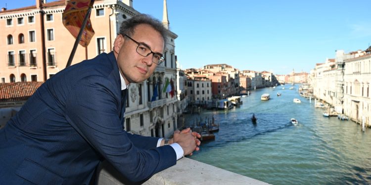 Ca’ Foscari Venezia, Marco Sgarbi eletto nuovo rettore: è il più giovane nella storia dell’Ateneo