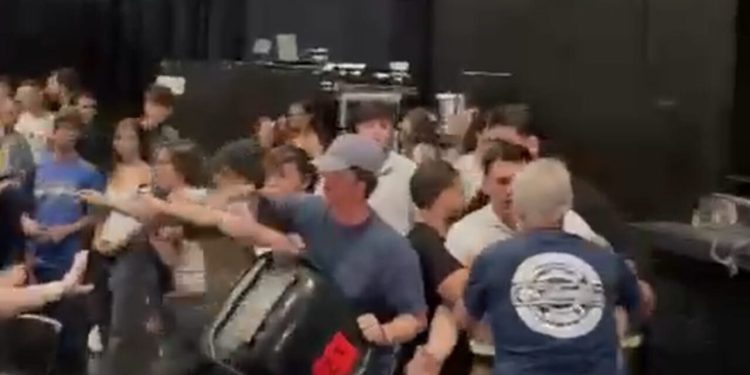 Via la parola ‘antifascismo’ dalla Commissione: la Consulta degli studenti di Roma finisce in rissa