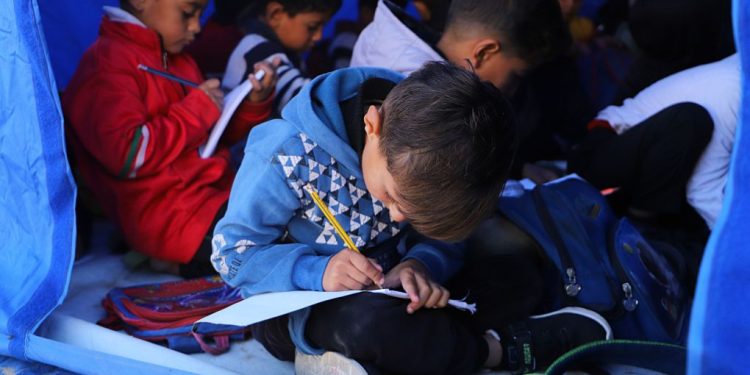 1,5 milioni di euro alle scuole che accoglieranno studenti palestinesi