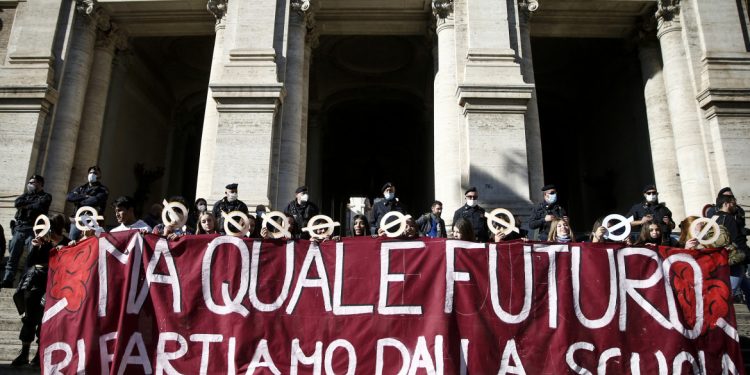 Lunedì 18 maggio sciopero: previsti disagi anche nelle scuole