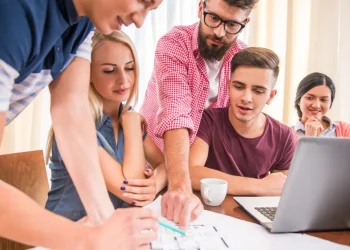 Inapp, i Neet cercano lavoro ma non per 600 euro al mese a tempo pieno
