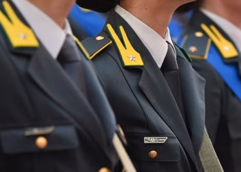 Precipita dal terzo piano della scuola della Guardia di Finanza de L’Aquila: muore una finanziera 22enne