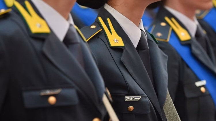 Precipita dal terzo piano della scuola della Guardia di Finanza de L’Aquila: muore una finanziera 22enne