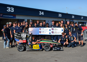 Unimore sul podio a Silverstone: More Modena Racing conquista il secondo posto e sei trofei