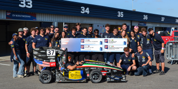 Unimore sul podio a Silverstone: More Modena Racing conquista il secondo posto e sei trofei