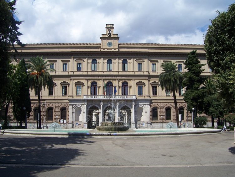 Università di Bari, sospeso il concorso per un ricercatore a Matematica. I giudici: “I conti non tornano”