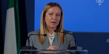 Scuola, Meloni: “Il talento dei ragazzi non deve fermarsi di fronte a barriere linguistiche”