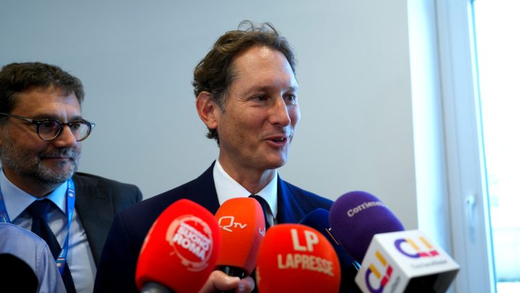 John Elkann ad Amatrice durante l’inaugurazione dell’anno scolastico nell’istituto intitolato a Sergio Marchionne